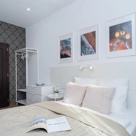 Stylish Under The Buda Castle Apartamento *
